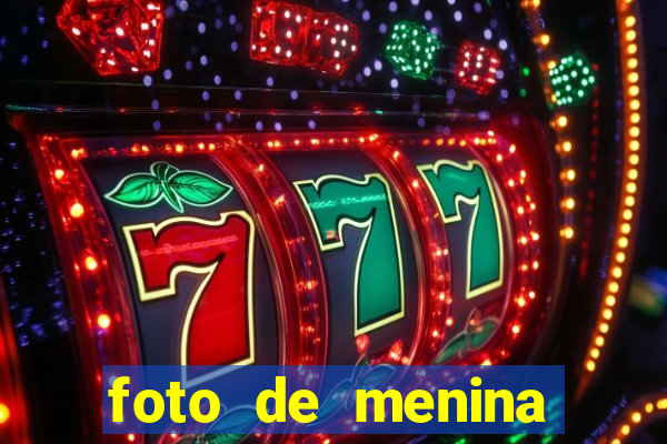 foto de menina bonita fake cacheada